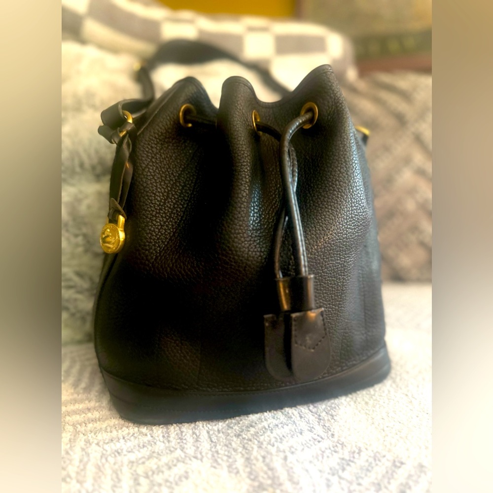 Vintage Dooney And Bourke Bucket Bag